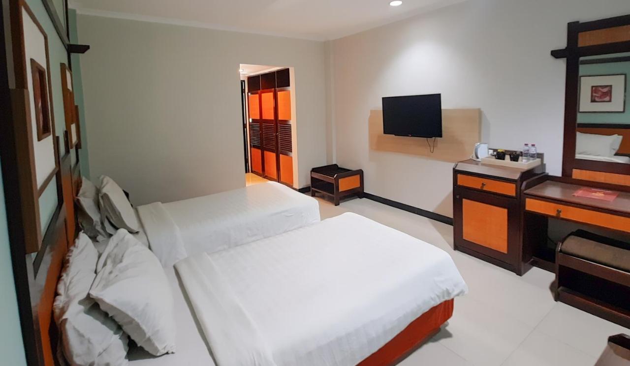Hotel Sofia Juanda Surabaya Sidoarjo Esterno foto