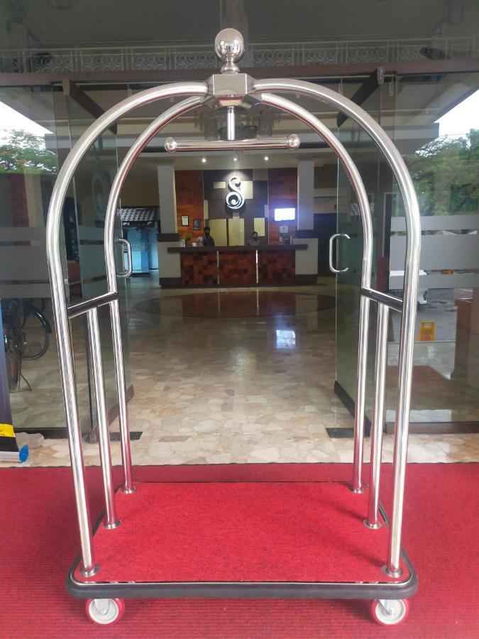 Hotel Sofia Juanda Surabaya Sidoarjo Esterno foto