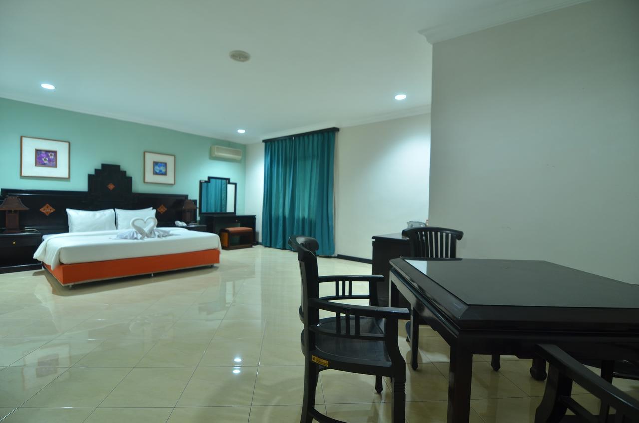 Hotel Sofia Juanda Surabaya Sidoarjo Esterno foto