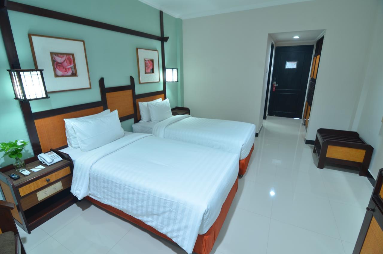 Hotel Sofia Juanda Surabaya Sidoarjo Esterno foto
