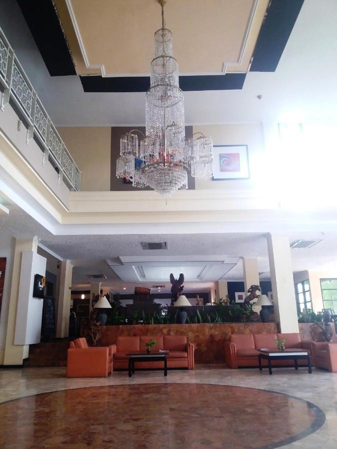 Hotel Sofia Juanda Surabaya Sidoarjo Esterno foto