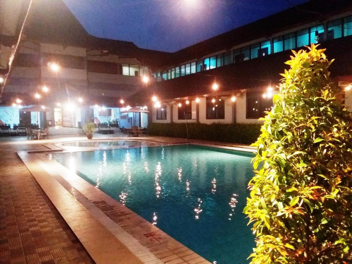 Hotel Sofia Juanda Surabaya Sidoarjo Esterno foto